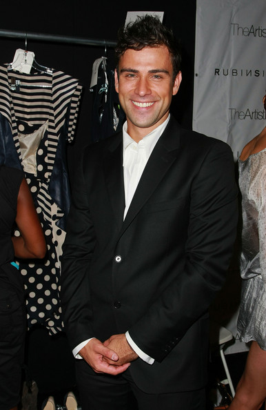 Rubin+Singer+Backstage+Spring+09+MBFW+EhaXpPOsexSl