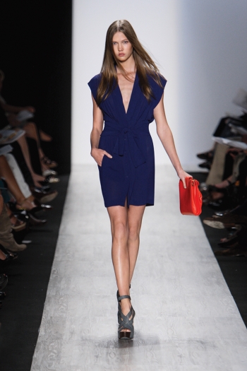 bcbgmaxazriarunway_blue