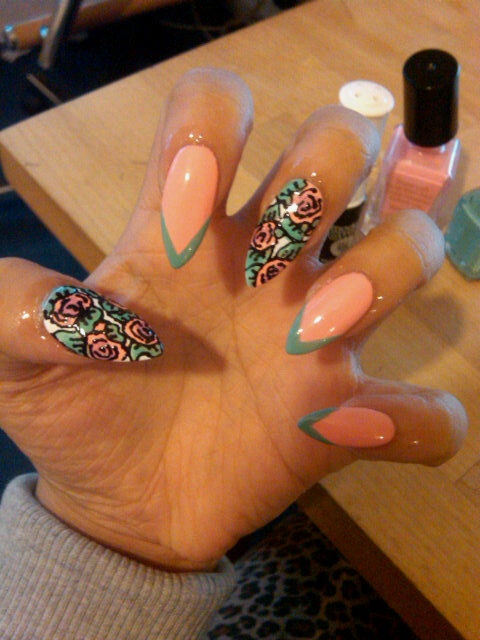 stiletto-nails-pattern