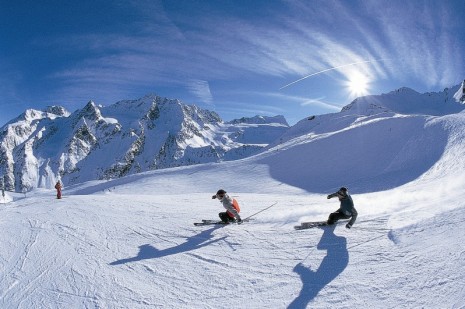 Ski-Resorts-in-Switzerland-465x309