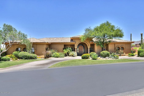Scottsdale - Gated Community on Acreage in Los Diamantes - 975000