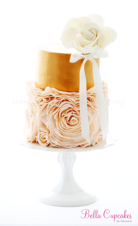 Ruffle Roses Gold Off White
