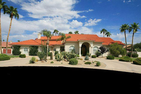 Scottsdale - Custom home on an acre in Villa Capistrano - 875000