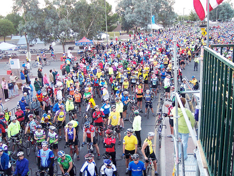 el-tour-de-tucson-bikers