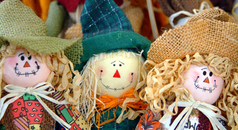scarecrows-in-the-garden