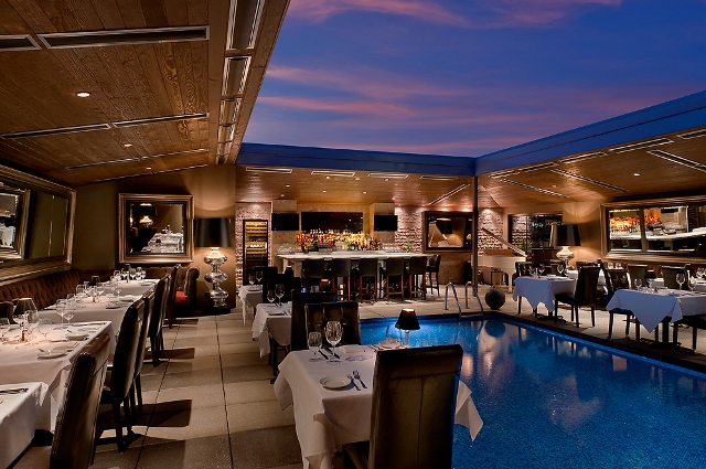 dominicks-steakhouse-rooftop-poolside-dining