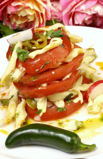 los sombreros tomato salad