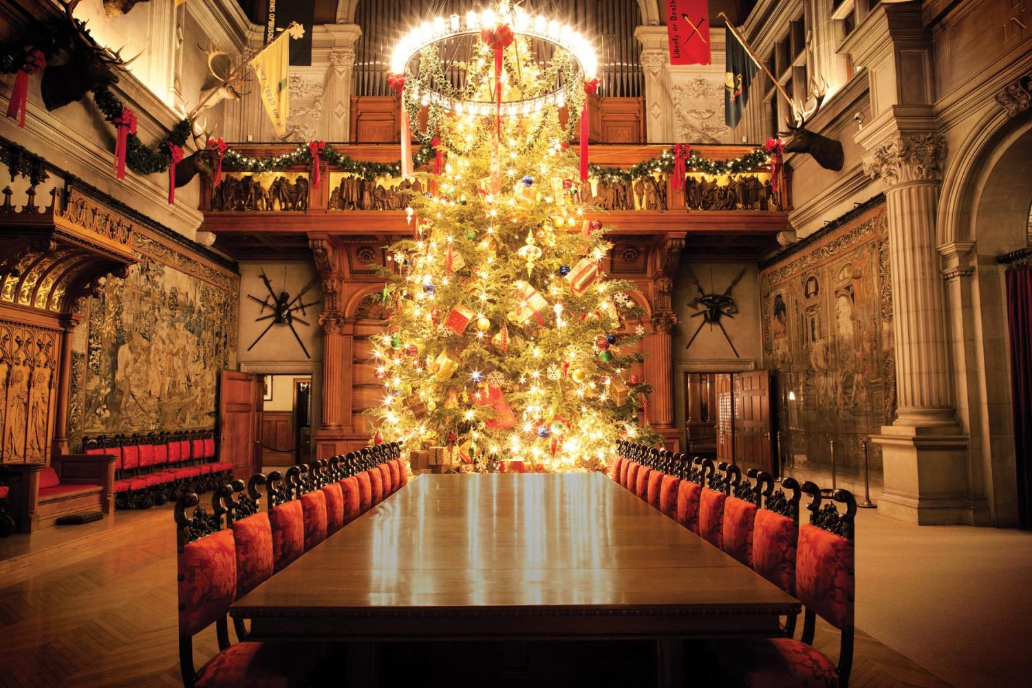 Beautifully Decorated Estates for Christmas