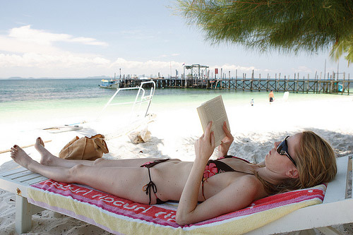 reading-by-beach
