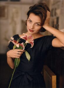 eva-n-flower-photo-frank-bruynbroek_2 Eva Franco