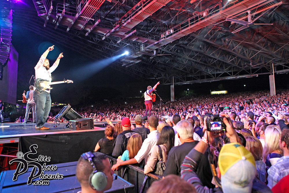 The Zac Brown Band AkChin Pavilion Nightlife