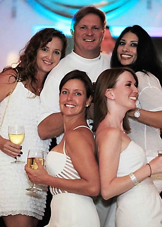 wrigley-white-party-phoenix-september-2009_04