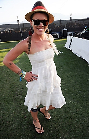 pink-coachella-2010