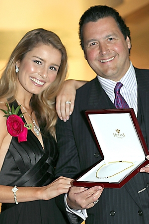 face-of-foothills-winner-stephanie-mannon-scottsdale-2009_00