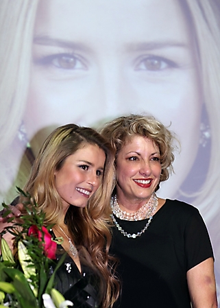 face-of-foothills-winner-stephanie-mannon-scottsdale-2009_24