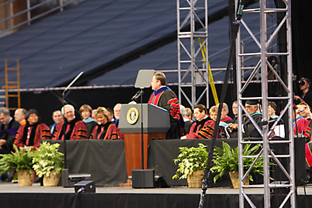 arizona-state-university-obama-commencement-speech-phoenix-2009-22