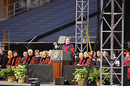 arizona-state-university-obama-commencement-speech-phoenix-2009-24