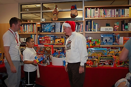 fulton-homes-books--toys-for-girls--boys-drive_14