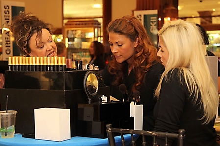 brushes-with-greatness-saks-fifth-avenue-phoenix-2009_07