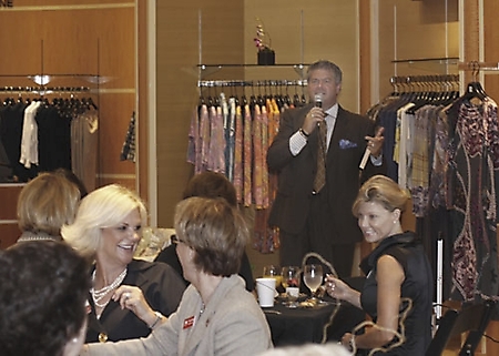 women-of-central-phoenix-breakfast-for-saks-summer-sizzles-2009_20