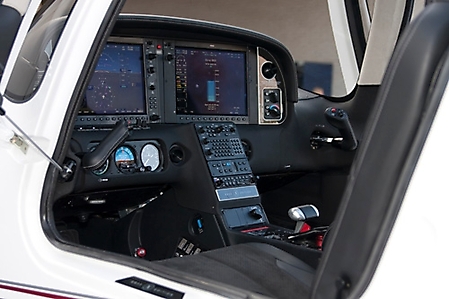 cirrus-aircraft-vision-first-flight-scottsdale-2010_12