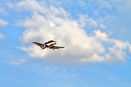 cirrus-aircraft-vision-first-flight-scottsdale-2010_45