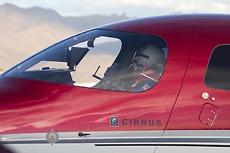 cirrus-aircraft-vision-first-flight-scottsdale-2010_47