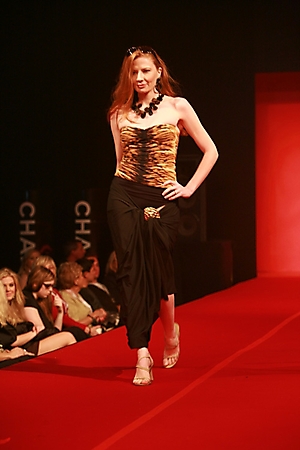 dillards-fashion-show-barrett-jackson-scottsdale-2010_06
