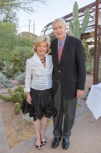 0368dinner_on_the_desert