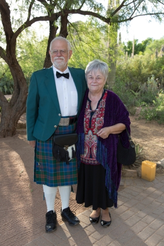 0404dinner_on_the_desert