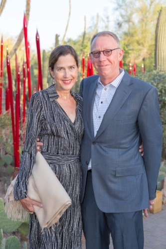 0511dinner_on_the_desert