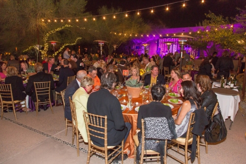 0740dinner_on_the_desert