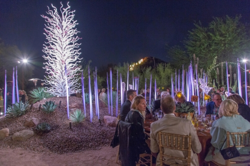 0776dinner_on_the_desert
