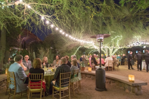 0783dinner_on_the_desert