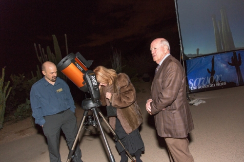0889dinner_on_the_desert