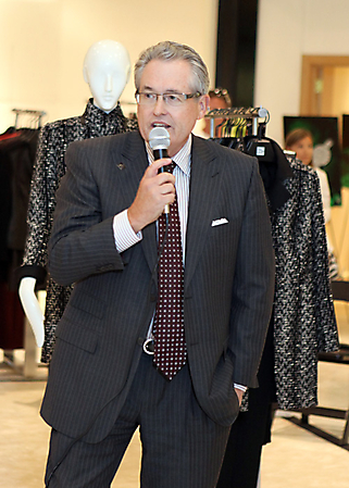 childhelp-fundraiser-at-saks-phoenix-2009_26