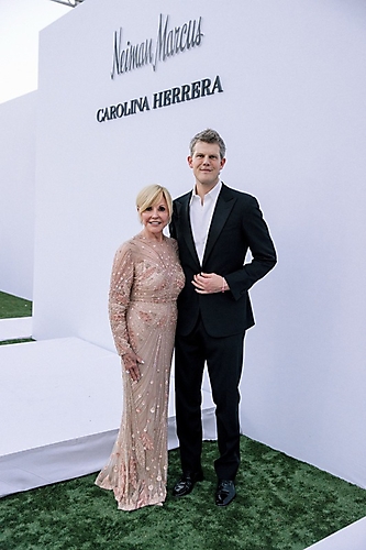 Fresh_Start_Co-Founder_Pat_Petznick_Wick_and_Carolina_Herrera_Creative_DirectorWes_Gordon._Credit__O_1774541858_69c55c22d217b