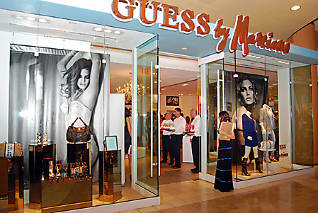 guess-cocktail-party-scottsdale-fashion-square-2010_30