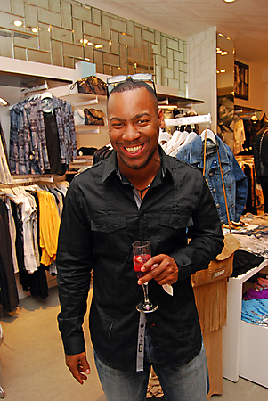guess-cocktail-party-scottsdale-fashion-square-2010_36