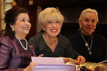 heart-ball-addressing-luncheon-2009_44