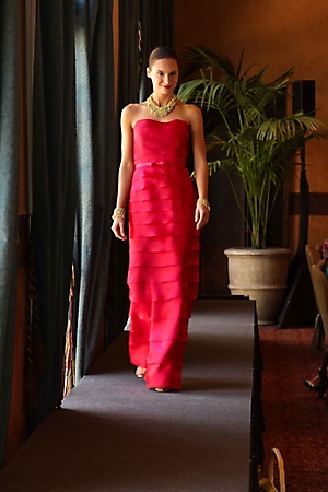 heart-ball-addressing-luncheon-2009_80