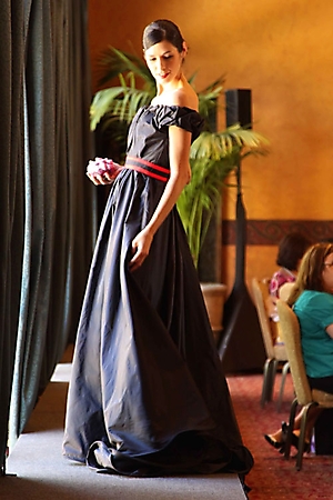 heart-ball-addressing-luncheon-2009_89