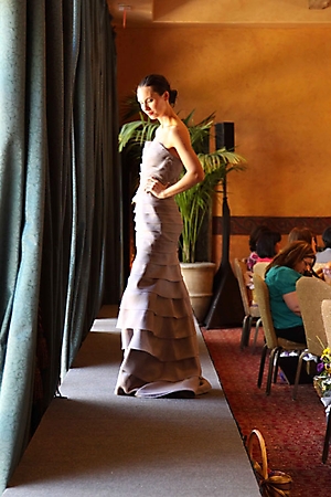 heart-ball-addressing-luncheon-2009_96