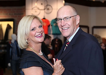 heart-ball-kick-off-2010-saks-phoenix_04