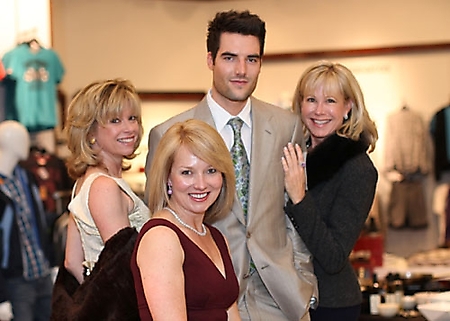 heart-ball-kick-off-2010-saks-phoenix_17