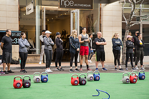 https://www.arizonafoothillsmagazine.com/components/com_joomgallery/img_pictures/hpe_activewear_scottsdale_quarter_grand_opening_5626/hpegrandopeningevent_marksproductions-56_188_20190128_1689113233.jpg