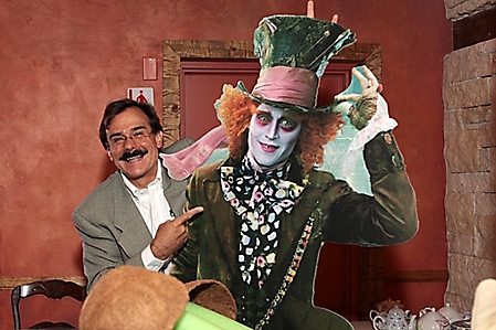 mad-hatter-tea-party-phoenix-2010_07