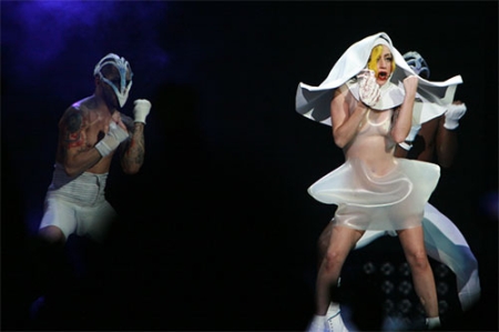 lady-gaga-3-26-11-302-p