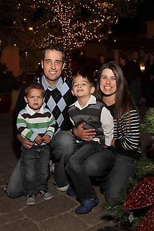 motelucia-tree-lighting-scottsdale-2009_43