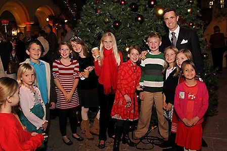 motelucia-tree-lighting-scottsdale-2009_46